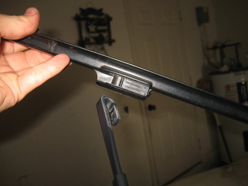 Nissan-Murano-Windshield-Wiper-Blades-Replacement-Guide-006