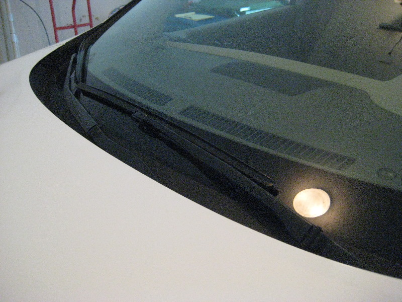 Nissan-Murano-Windshield-Wiper-Blades-Replacement-Guide-010