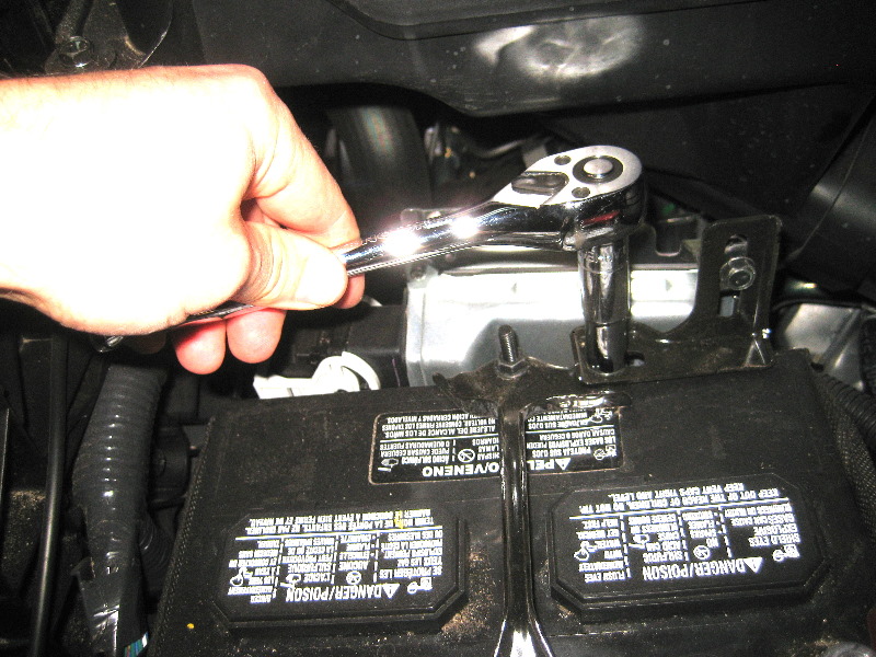 2013-2016-Nissan-Pathfinder-12V-Automotive-Battery-Replacement-Guide-009