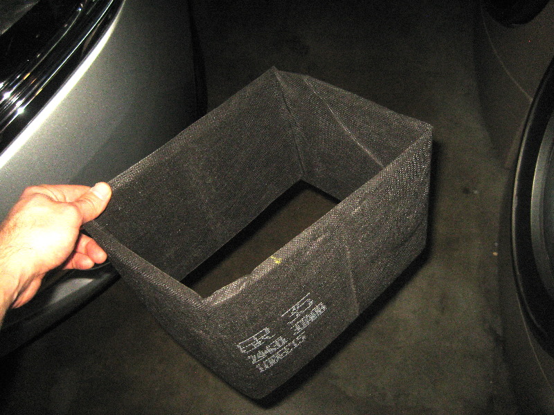 2013-2016-Nissan-Pathfinder-12V-Automotive-Battery-Replacement-Guide-018