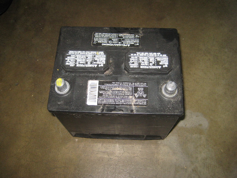 20132016NissanPathfinder12VAutomotiveBatteryReplacementGuide020