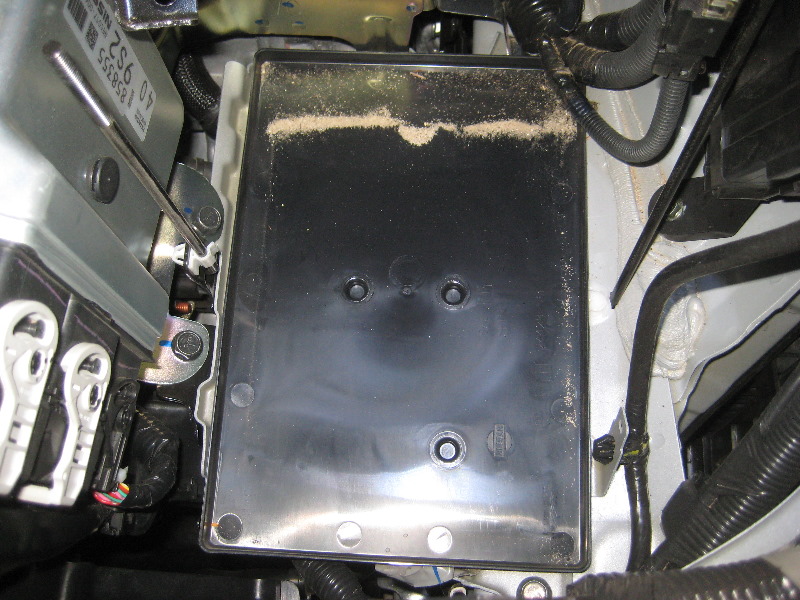 20132016NissanPathfinder12VAutomotiveBatteryReplacementGuide021