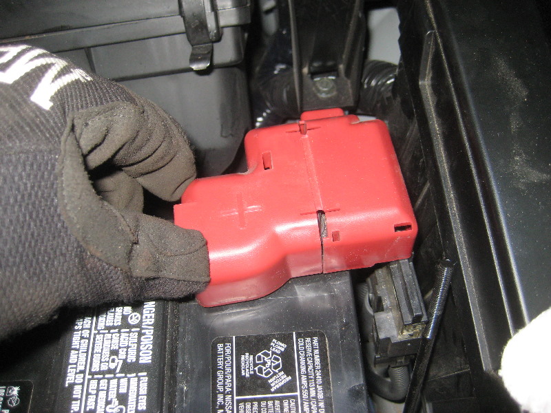 2013-2016-Nissan-Pathfinder-12V-Automotive-Battery-Replacement-Guide-025