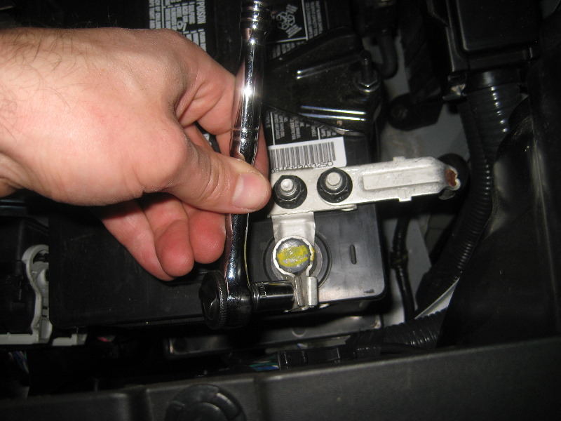 2013-2016-Nissan-Pathfinder-12V-Automotive-Battery-Replacement-Guide-034
