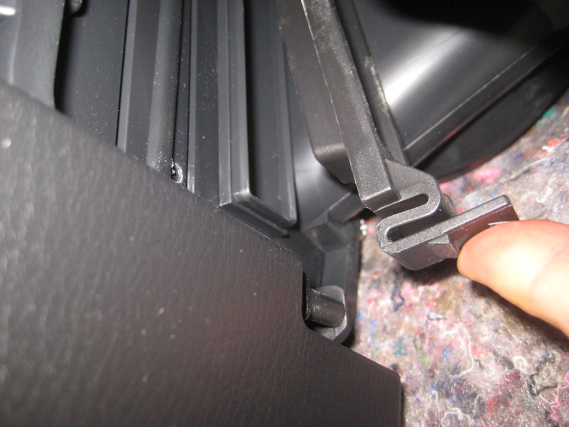 20132016NissanPathfinderCabinAirFilterReplacementGuide007