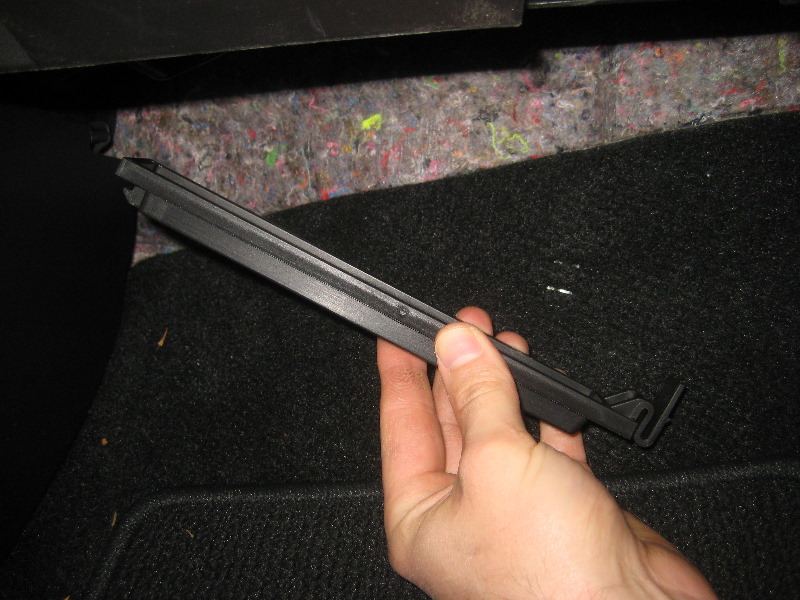 2013-2016-Nissan-Pathfinder-Cabin-Air-Filter-Replacement-Guide-019