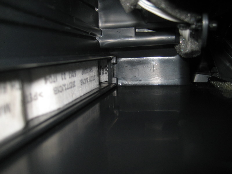 20132016NissanPathfinderCabinAirFilterReplacementGuide021