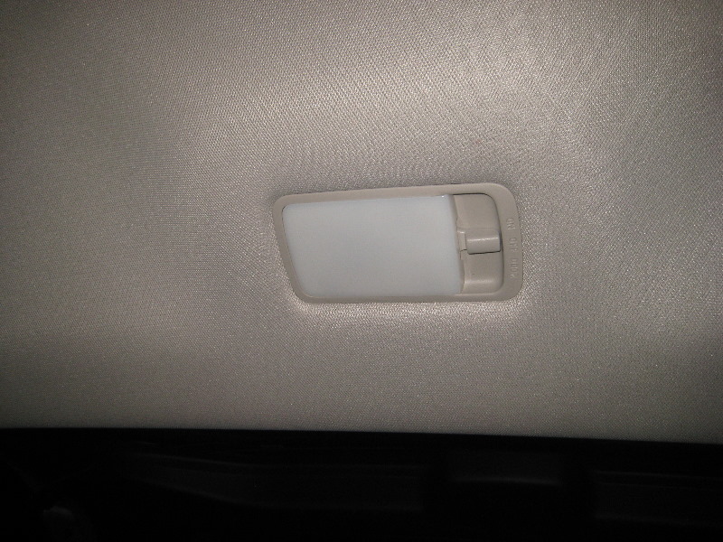 2013-2016-Nissan-Pathfinder-Cargo-Area-Light-Bulb-Replacement-Guide-001