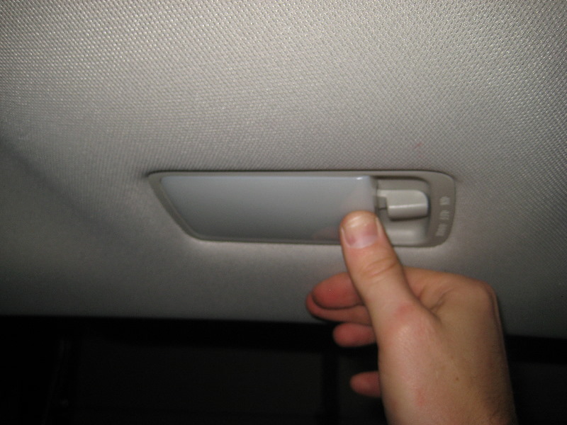 2013-2016-Nissan-Pathfinder-Cargo-Area-Light-Bulb-Replacement-Guide-012