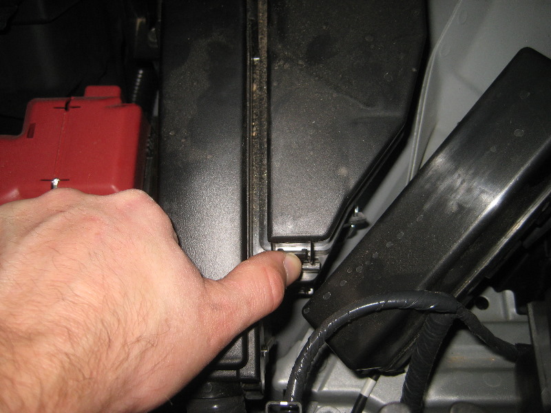 2013-2016-Nissan-Pathfinder-Electrical-Fuse-Replacement-Guide-002