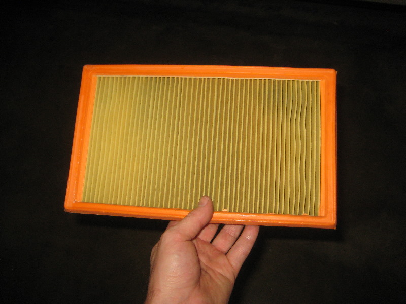 2013-2016-Nissan-Pathfinder-Engine-Air-Filter-Replacement-Guide-007