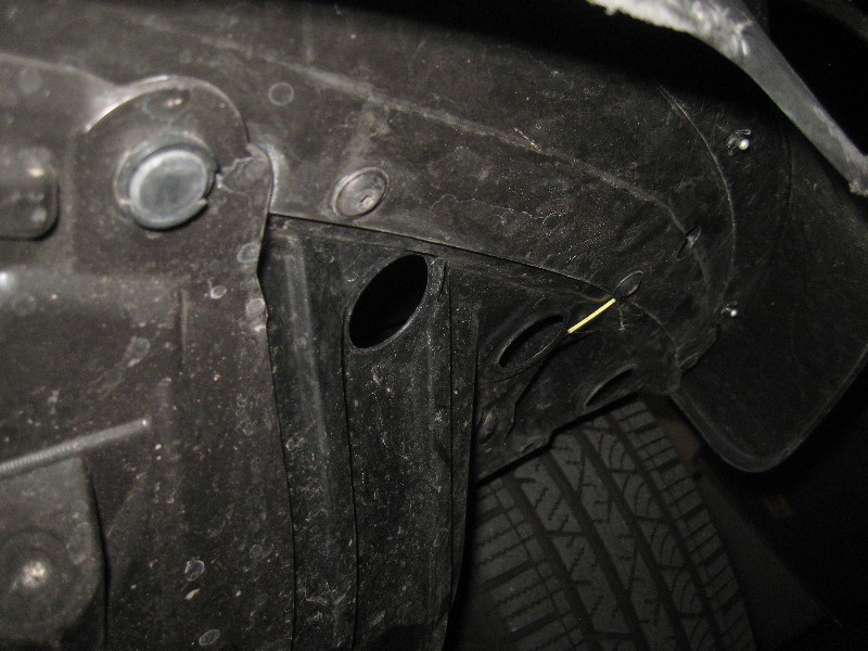 2013-2016-Nissan-Pathfinder-Fog-Light-Bulbs-Replacement-Guide-002