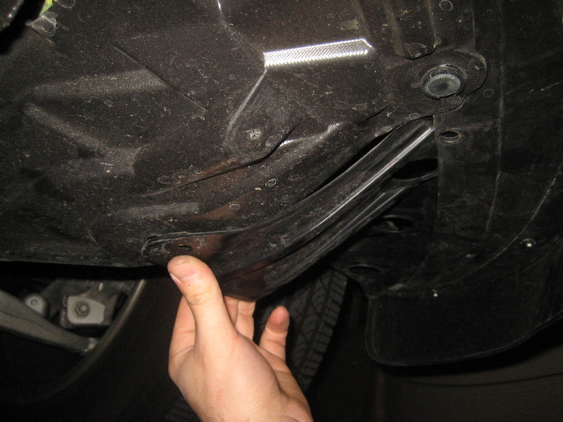 2013-2016-Nissan-Pathfinder-Fog-Light-Bulbs-Replacement-Guide-017