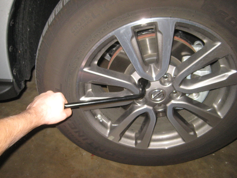 2013-2016-Nissan-Pathfinder-Front-Brake-Pads-Replacement-Guide-002