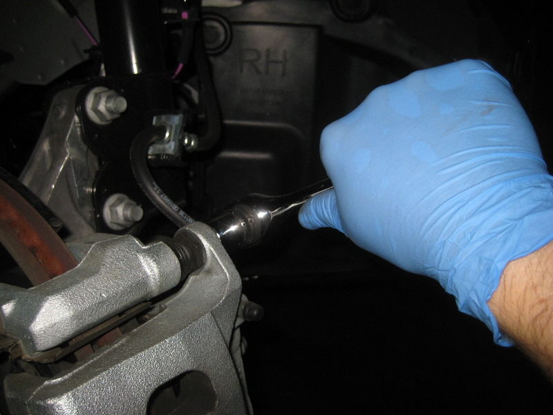 2013-2016-Nissan-Pathfinder-Front-Brake-Pads-Replacement-Guide-010