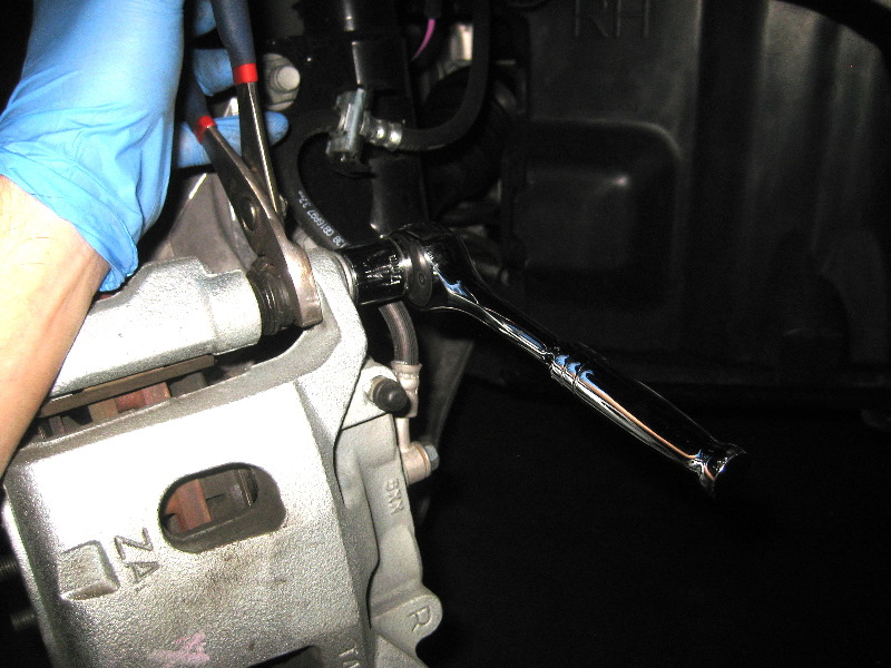 2013-2016-Nissan-Pathfinder-Front-Brake-Pads-Replacement-Guide-012