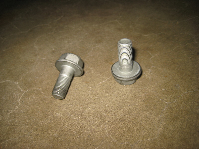 2013-2016-Nissan-Pathfinder-Front-Brake-Pads-Replacement-Guide-013