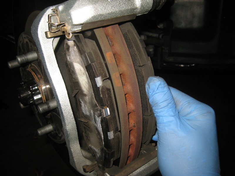 2013-2016-Nissan-Pathfinder-Front-Brake-Pads-Replacement-Guide-016