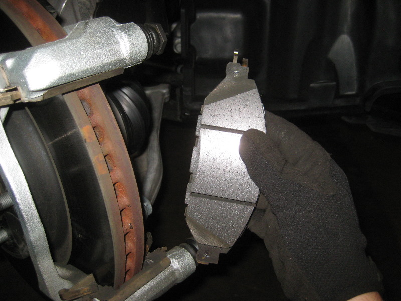 2013-2016-Nissan-Pathfinder-Front-Brake-Pads-Replacement-Guide-027