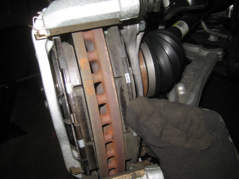 2013-2016-Nissan-Pathfinder-Front-Brake-Pads-Replacement-Guide-029