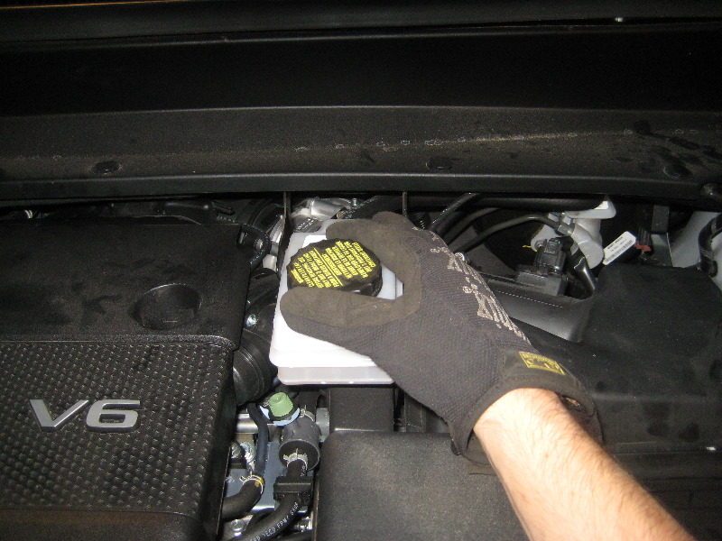 2013-2016-Nissan-Pathfinder-Front-Brake-Pads-Replacement-Guide-031