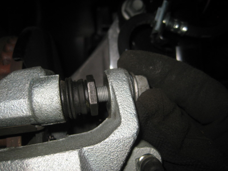 2013-2016-Nissan-Pathfinder-Front-Brake-Pads-Replacement-Guide-033