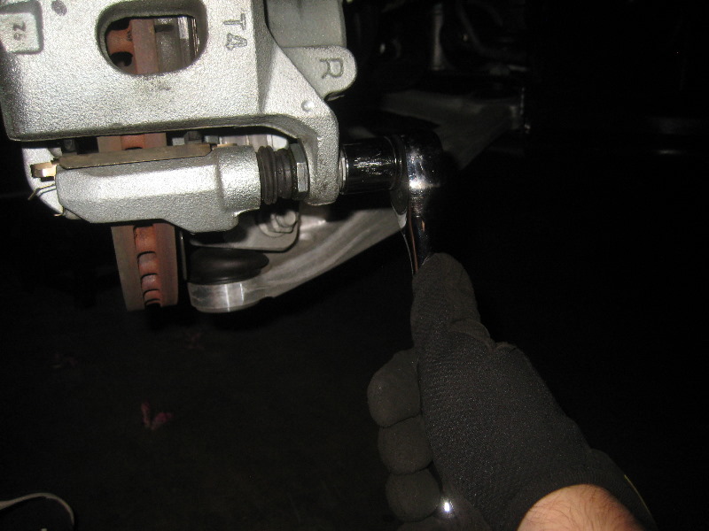 2013-2016-Nissan-Pathfinder-Front-Brake-Pads-Replacement-Guide-037