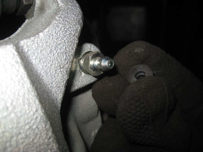 2013-2016-Nissan-Pathfinder-Front-Brake-Pads-Replacement-Guide-040