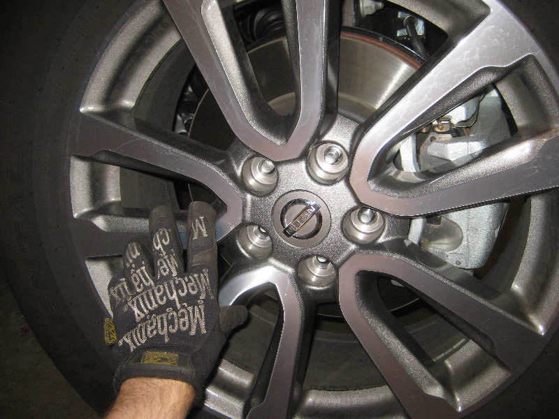 2013-2016-Nissan-Pathfinder-Front-Brake-Pads-Replacement-Guide-041