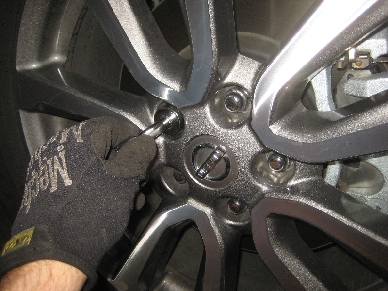 2013-2016-Nissan-Pathfinder-Front-Brake-Pads-Replacement-Guide-042