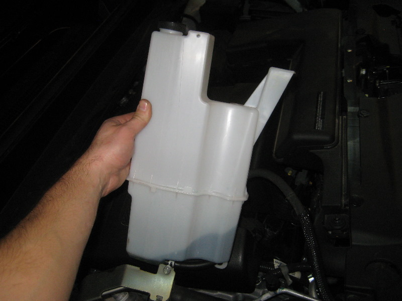 2013-2016-Nissan-Pathfinder-Headlight-Bulbs-Replacement-Guide-032