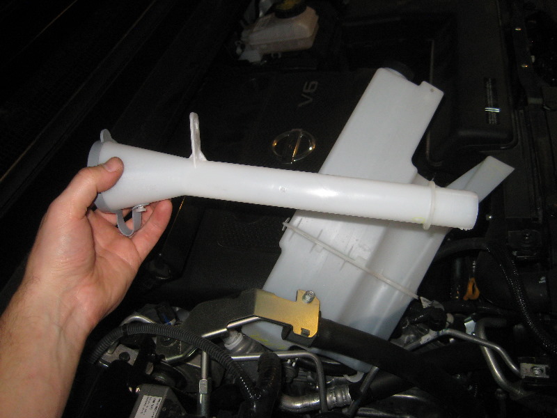 2013-2016-Nissan-Pathfinder-Headlight-Bulbs-Replacement-Guide-033