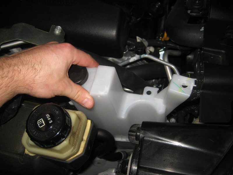 2013-2016-Nissan-Pathfinder-Headlight-Bulbs-Replacement-Guide-048