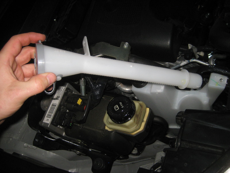 2013-2016-Nissan-Pathfinder-Headlight-Bulbs-Replacement-Guide-049