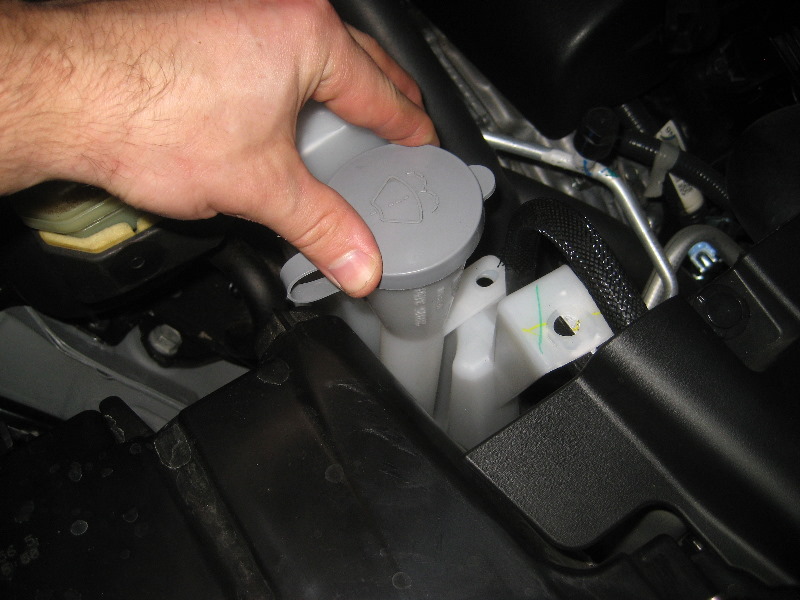 2013-2016-Nissan-Pathfinder-Headlight-Bulbs-Replacement-Guide-050