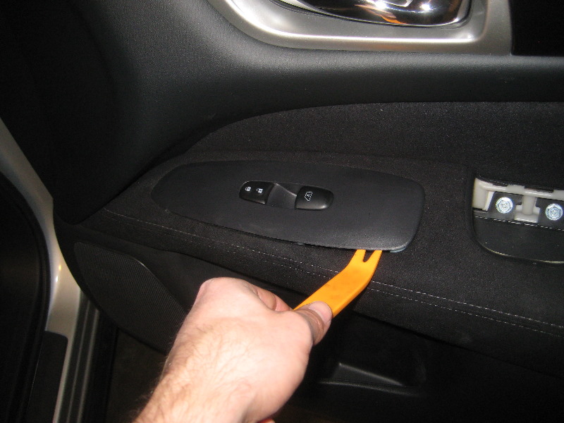 2013-2016-Nissan-Pathfinder-Interior-Door-Panel-Removal-Guide-007