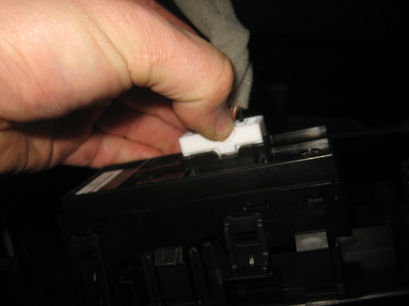 2013-2016-Nissan-Pathfinder-Interior-Door-Panel-Removal-Guide-009