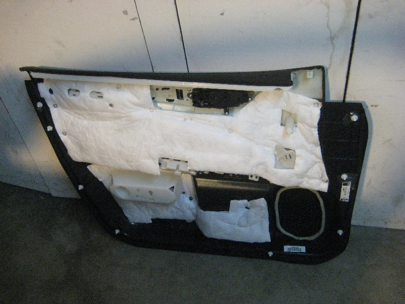 2013-2016-Nissan-Pathfinder-Interior-Door-Panel-Removal-Guide-026