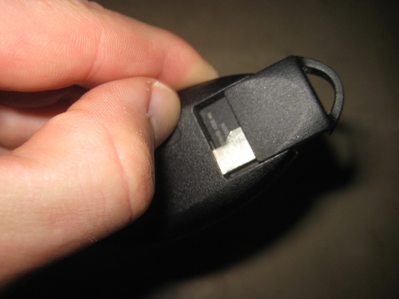2013-2016-Nissan-Pathfinder-Key-Fob-Battery-Replacement-Guide-004