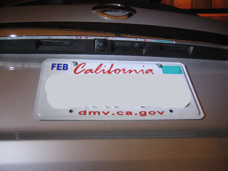 2013-2016-Nissan-Pathfinder-License-Plate-Light-Bulbs-Replacement-Guide-001