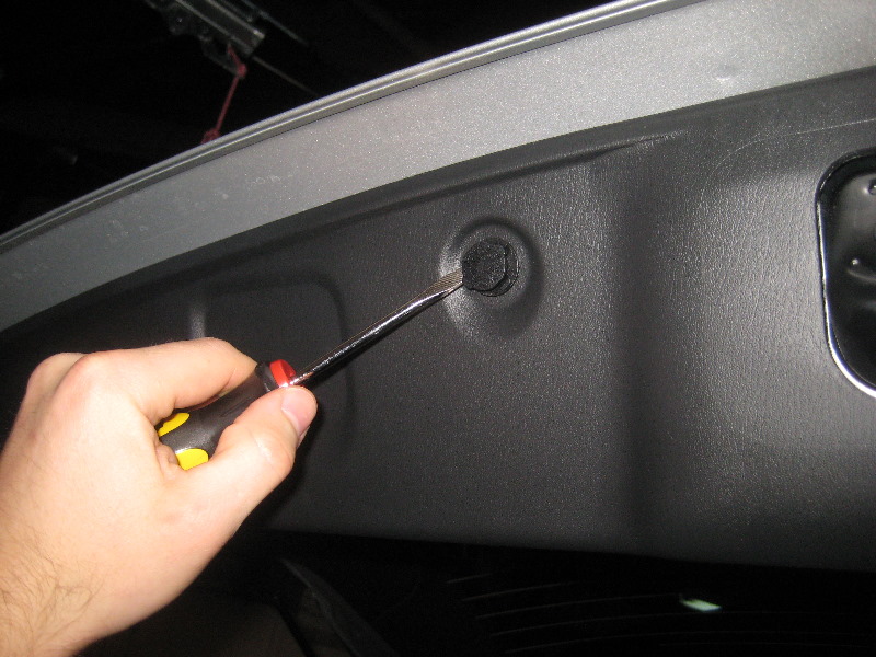 2013-2016-Nissan-Pathfinder-License-Plate-Light-Bulbs-Replacement-Guide-007