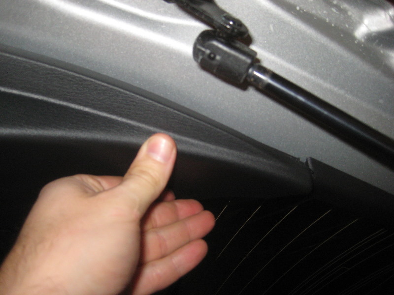 2013-2016-Nissan-Pathfinder-License-Plate-Light-Bulbs-Replacement-Guide-028