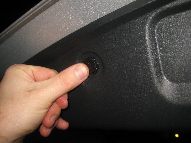 2013-2016-Nissan-Pathfinder-License-Plate-Light-Bulbs-Replacement-Guide-032