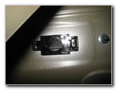 2013-2016-Nissan-Pathfinder-License-Plate-Light-Bulbs-Replacement-Guide-024