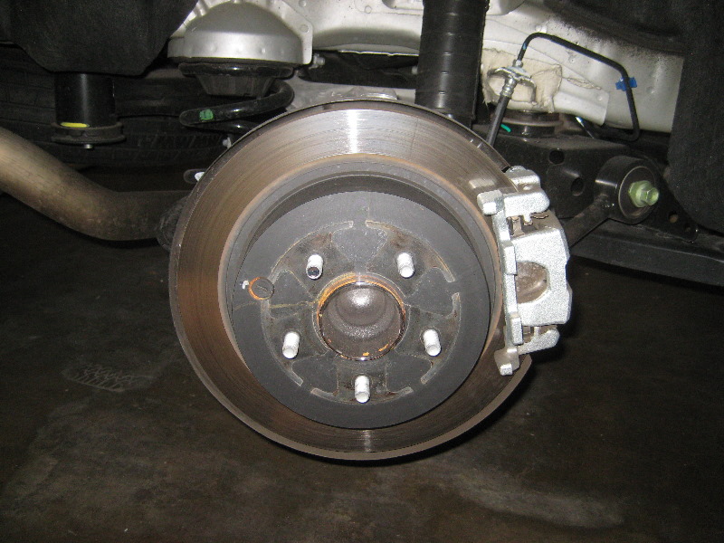 2013-2016-Nissan-Pathfinder-Rear-Disc-Brake-Pads-Replacement-Guide-006