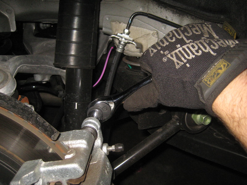 2013-2016-Nissan-Pathfinder-Rear-Disc-Brake-Pads-Replacement-Guide-008