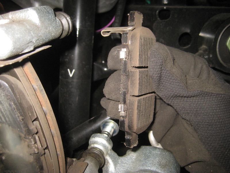 2013-2016-Nissan-Pathfinder-Rear-Disc-Brake-Pads-Replacement-Guide-013