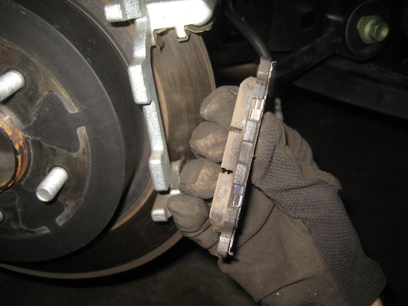 2013-2016-Nissan-Pathfinder-Rear-Disc-Brake-Pads-Replacement-Guide-014