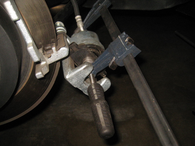 2013-2016-Nissan-Pathfinder-Rear-Disc-Brake-Pads-Replacement-Guide-015