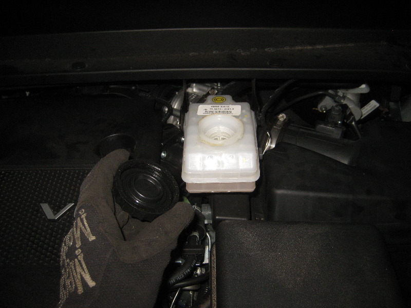 2013-2016-Nissan-Pathfinder-Rear-Disc-Brake-Pads-Replacement-Guide-016